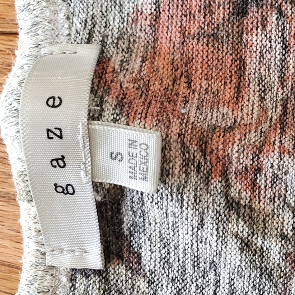 GAZE Floral Loose-Fitted V-Neck Sweater - Size S - Picture 5 of 6